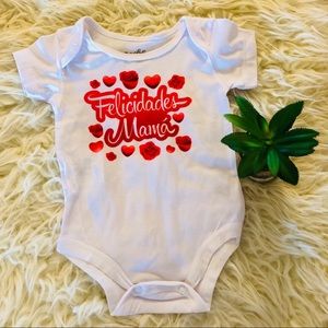 “Felicidades Mamá” (Congratulations Mom)